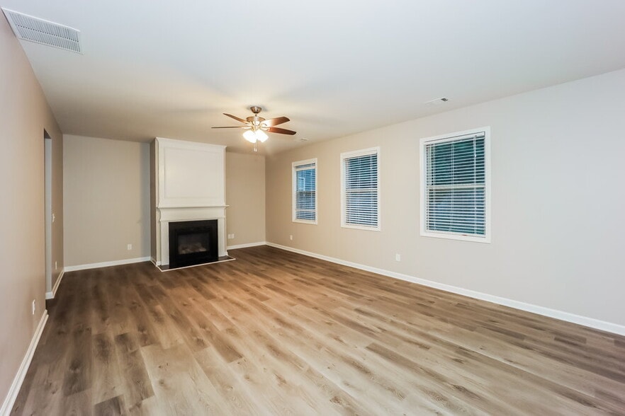 Building Photo - 4495 Favored Way