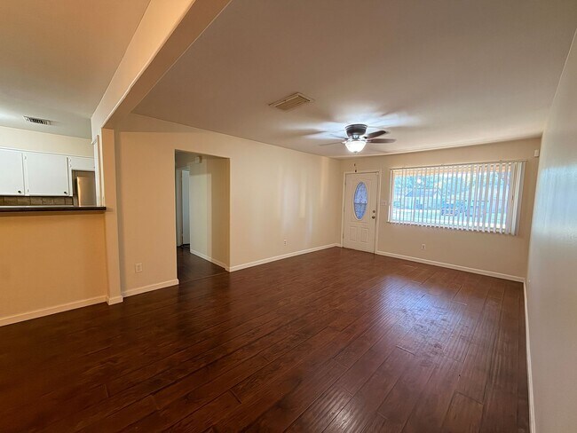 Building Photo - 1401 Bellaire Blvd