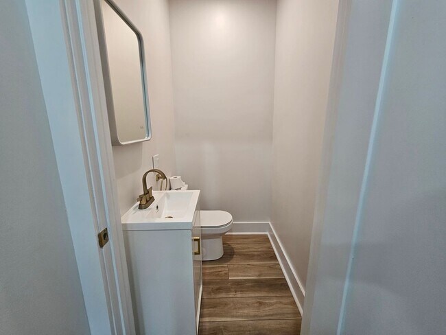 Building Photo - Amazing 3 bedroom 2.5 bath House for Rent ...