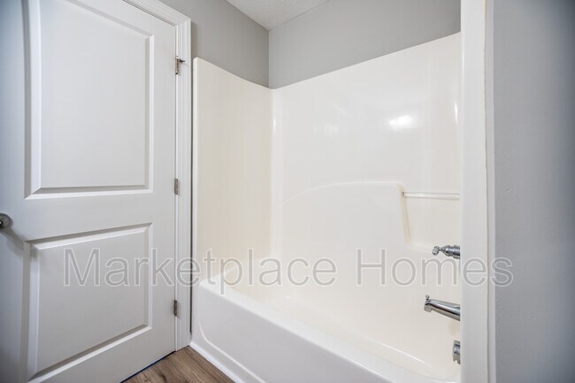 Building Photo - 207 Adderman Dr