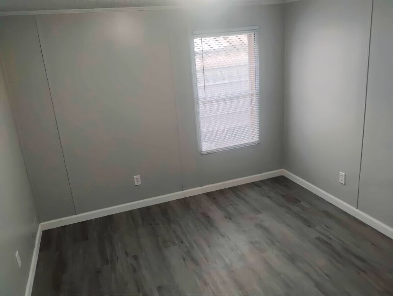 Building Photo - 1100 W Locust St