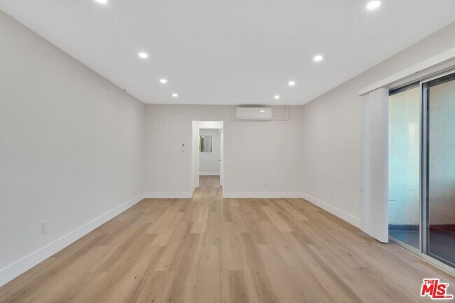 Building Photo - 1477 S Canfield Ave