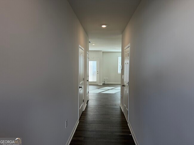 Building Photo - 15 Silverbell Ln NW