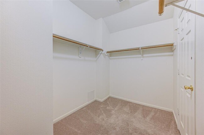 Building Photo - 21735 Oakbridge Park Ln