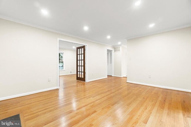 Building Photo - 1830 Clifdale Ct