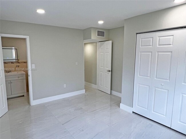 Building Photo - 11962 SW 37th Terrace