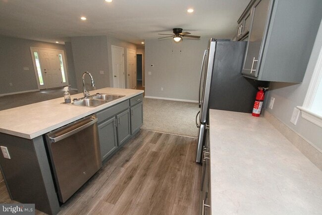 Building Photo - 8 Conover Ln