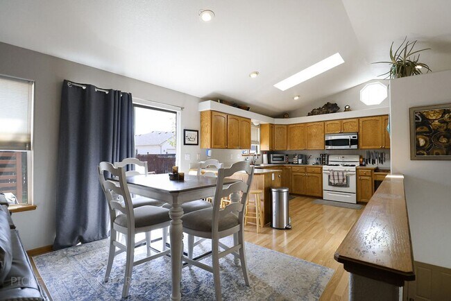 Building Photo - 5 Bedroom, Beautiful Home in Loveland!