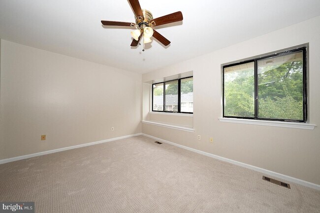 Building Photo - 15 Landmark Dr