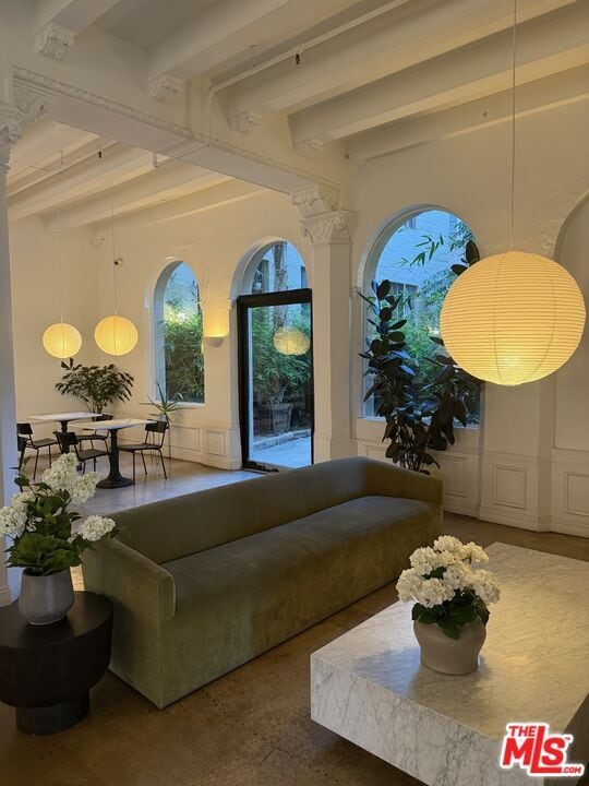 Primary Photo - 5217 Hollywood Blvd