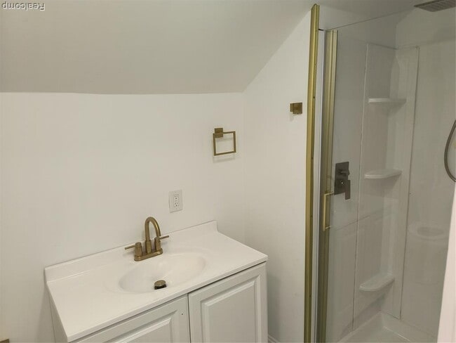 Building Photo - 18080 Westphalia St