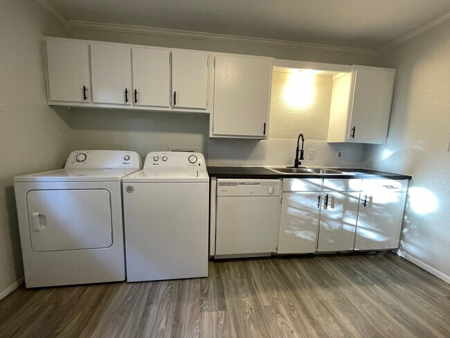 Kitchen - 617 County Road 805A