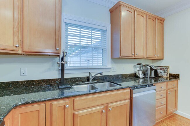 Building Photo - 4609 Town Creek Dr
