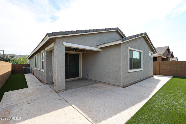 Building Photo - 1352 E Maldonado Dr