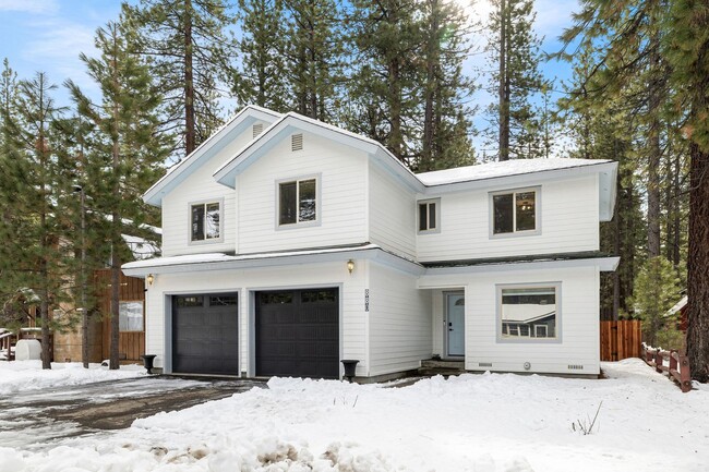 Building Photo - Beautiful Al Tahoe Home in South Lake Taho...
