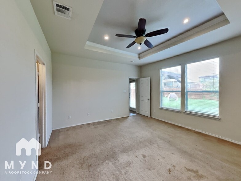 Building Photo - 300 Golden Butterfly Dr