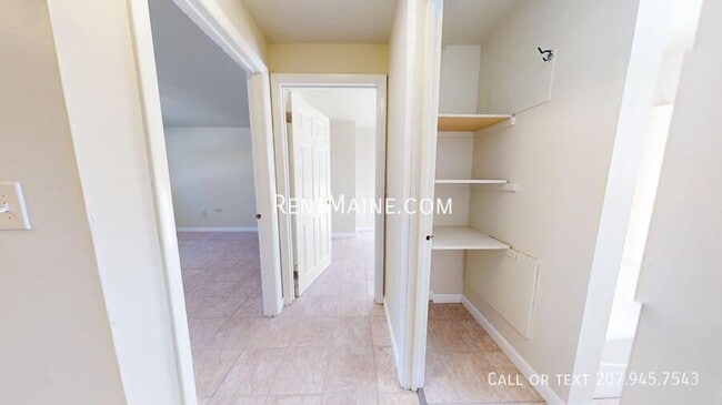 Building Photo - 33 Yale St