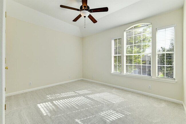 Building Photo - 20308 Farm Pond Ln