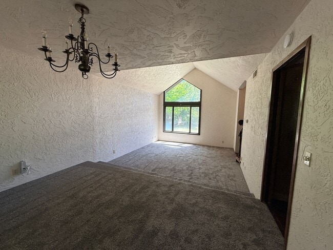 Building Photo - 4 Bed 2.5 Bath House with yard in McLaren Ranch