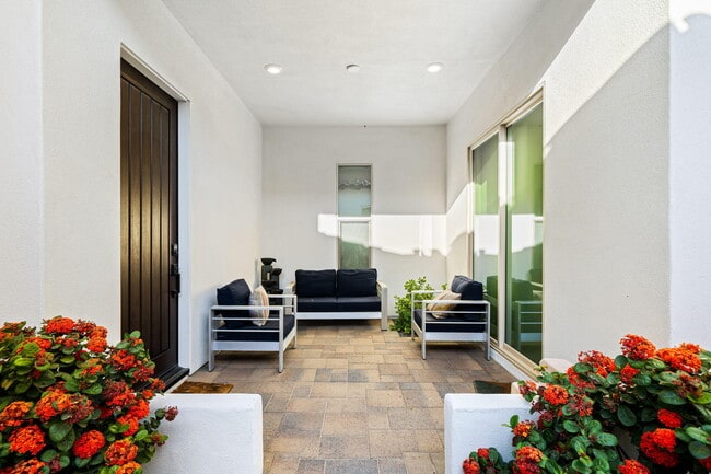 Building Photo - 81439 Merv Griffin Way