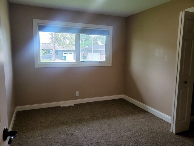 Building Photo - WEST END CHARMER! PERFECT HOME FOR ENTERTA...