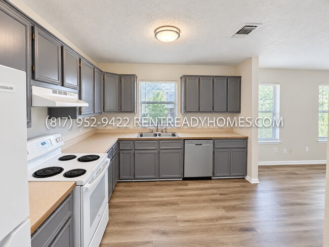 Building Photo - 2528 Pinon Ct