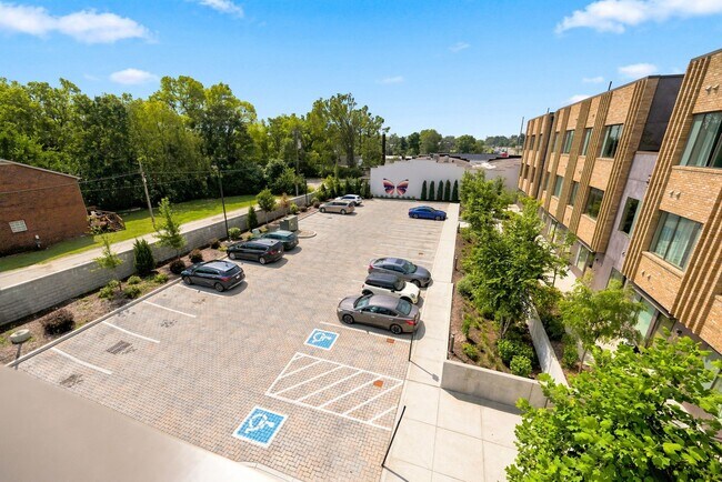 Building Photo - 1090 Haysboro Ave