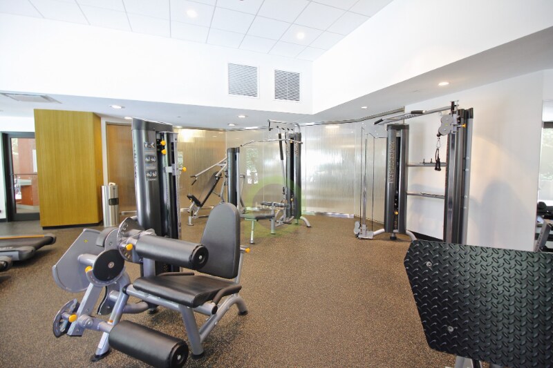 Building Photo - 732 N Dearborn St