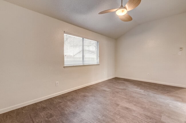 Building Photo - Charming 2 Bedroom Home in La Porte, TX