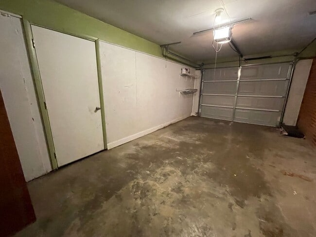 Building Photo - Cute 3/1 House in Calvert City Limits