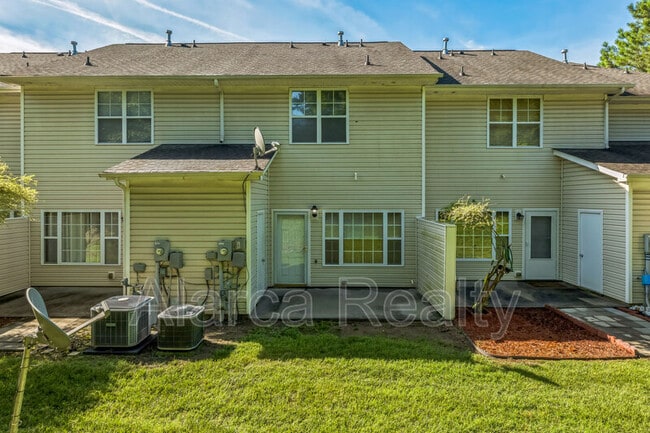 Building Photo - 11418 Savannah Creek Dr