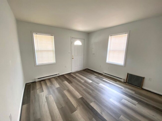 Building Photo - 308-310 Jonathan Street