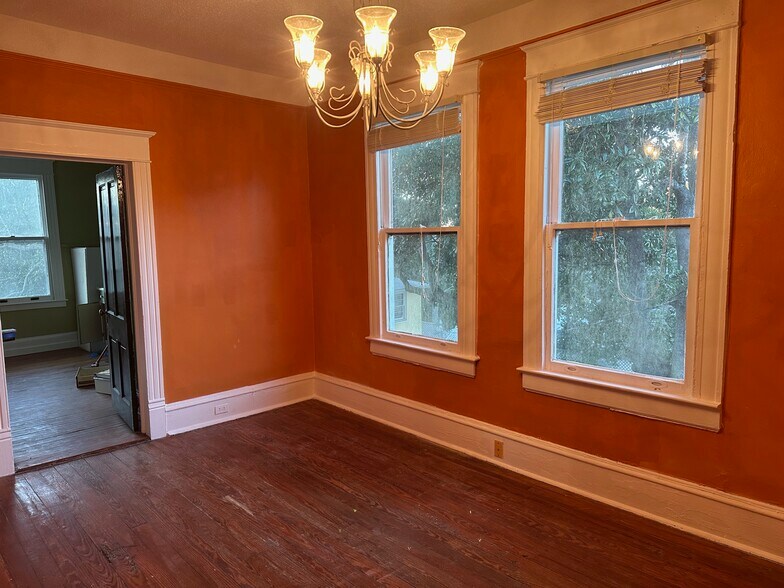 Formal dining/office - 114 S 5th Ave