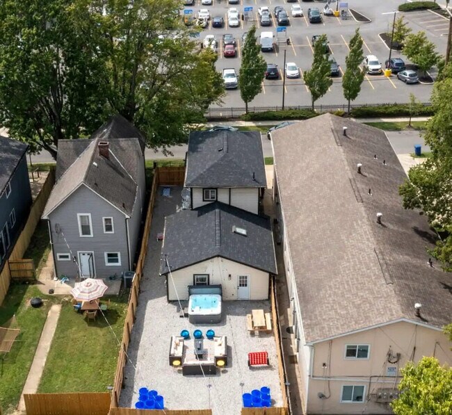 Building Photo - 1340 Courtland Ave