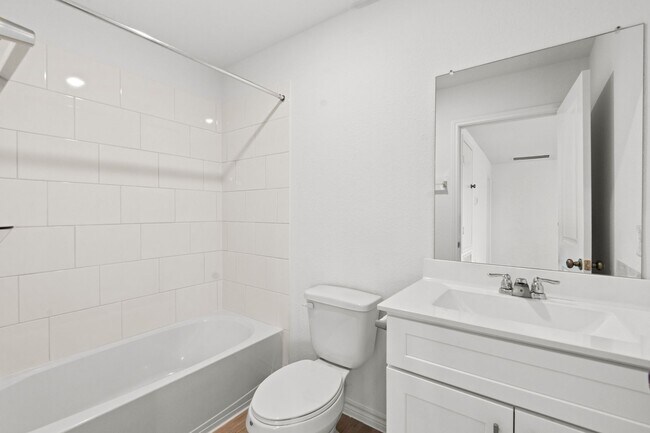 Building Photo - Move-In Ready New Build with Spacious Back...