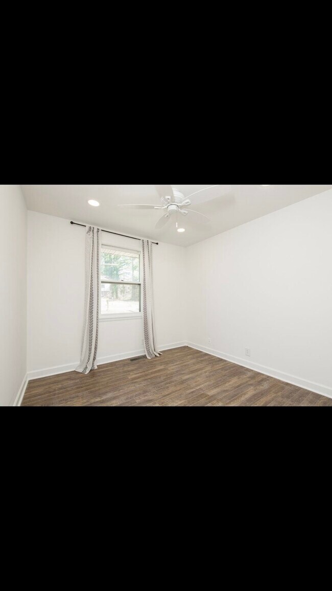 Building Photo - 5017 McLendon Dr