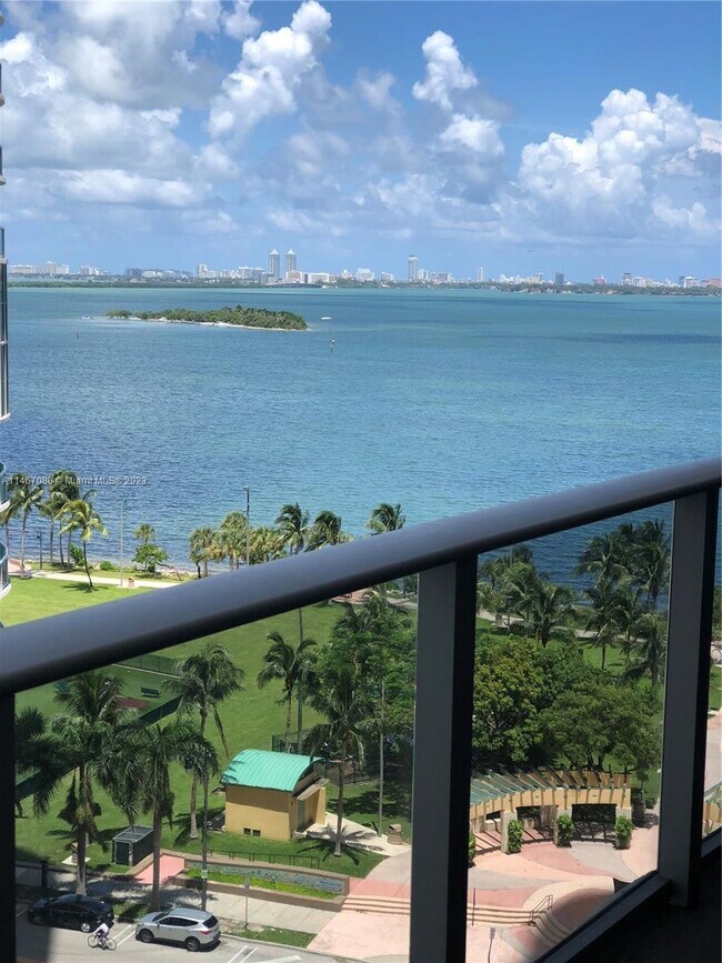 Building Photo - 488 NE 18th St