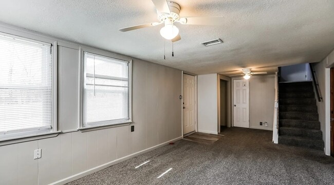 Building Photo - 9924 Richmond Dr