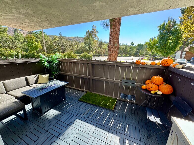 Building Photo - 31555 Lindero Canyon Rd