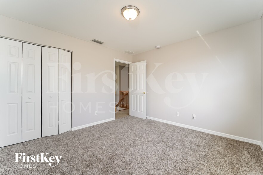 Building Photo - 3863 Atwater Dr