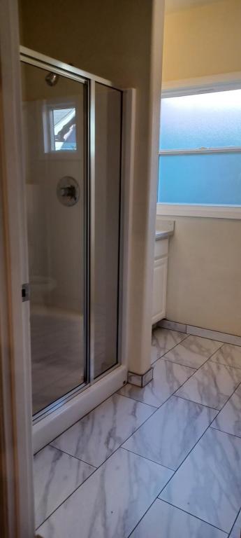 Building Photo - 6827 NE Glisan St