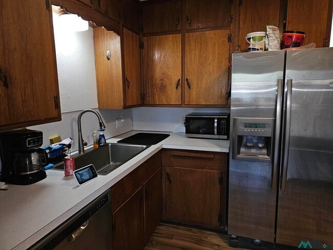 Building Photo - 217 W University Dr