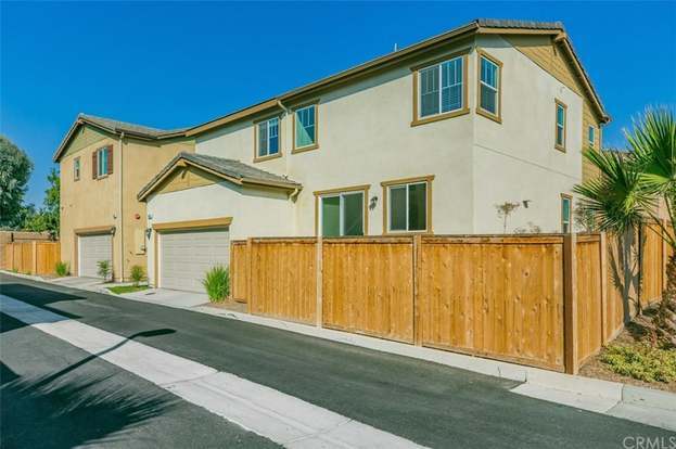 Building Photo - 4959 Camarillo Ln