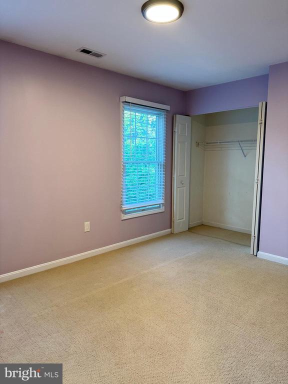 Building Photo - 6564 Meadowfield Ct