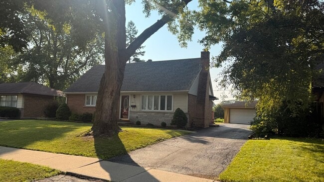 Primary Photo - 8937 Southfield Dr