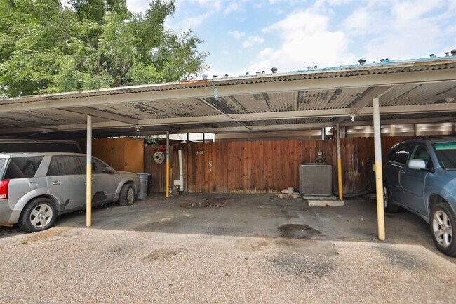 Building Photo - 8202 Fondren Rd