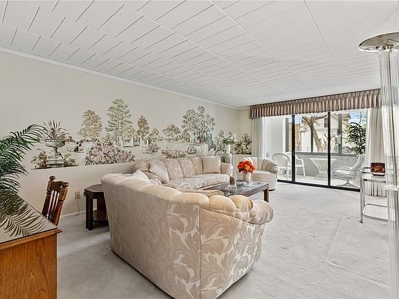 Building Photo - 900 Washington Rd