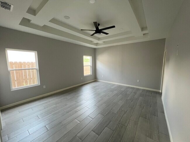 Building Photo - 1862 Castillo St