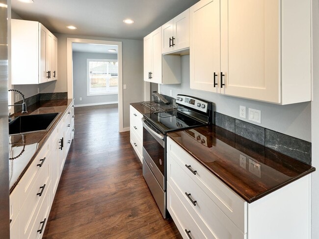 Building Photo - 11th - VPM415E-5