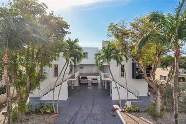Building Photo - 3862 NE 171 St